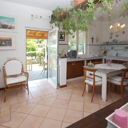 Appartamento Sleeps 6 Pool Wifi